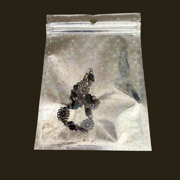 Pretty Silver and Black Bracelet - Picture 4 of 5